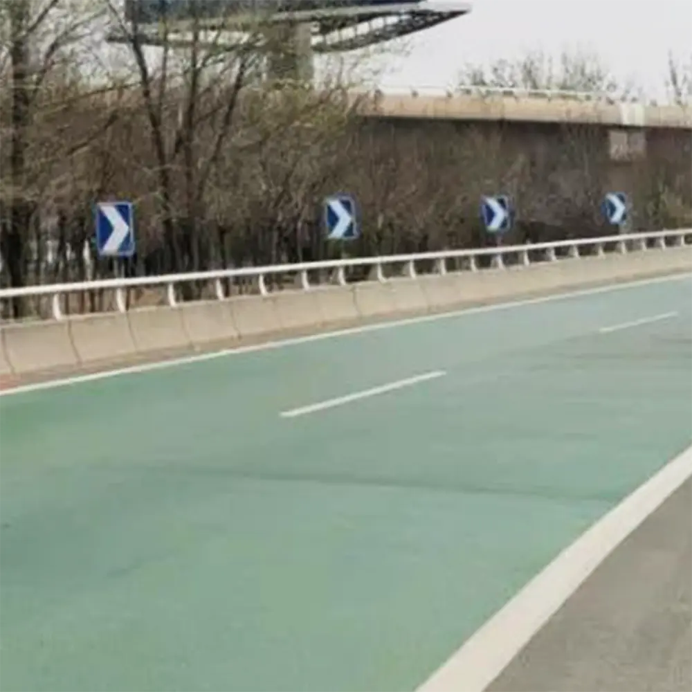 Colored non-slip pavement