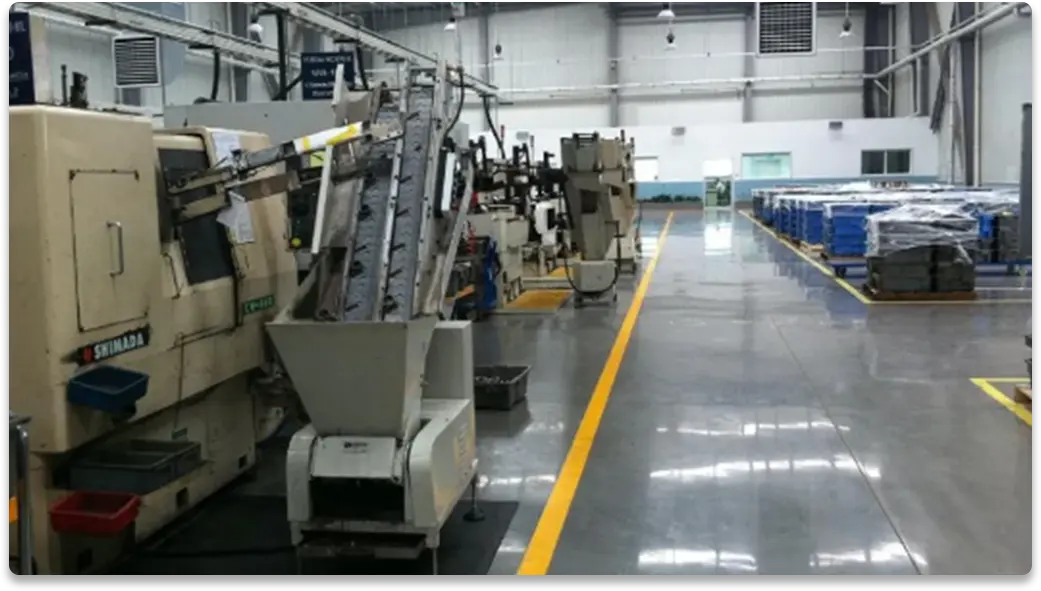 Concrete color toughened floor 03